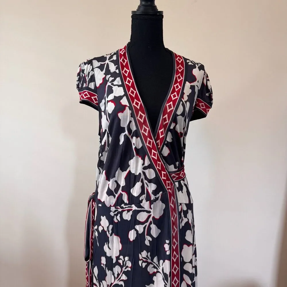 BCBGMAXAZRIA Floral Print Wrap Dress - Black, White & Red Size Medium